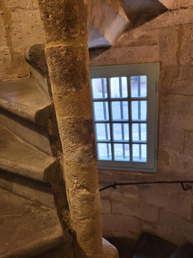 Uzes, Au Coeur Du Centre Medieval Le Logis Du Consul Un Bien D'Exception Du Xvieme Siecle Exteriör bild